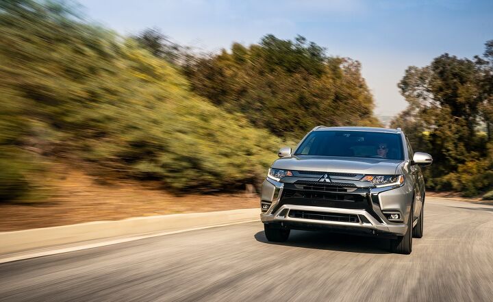 2021 Mitsubishi Outlander PHEV Getting Larger 2.4-Liter Engine, Bigger Battery