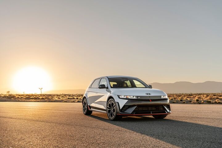 2025 Hyundai Ioniq 5 N Wants to Prove 641 HP EVs Belong at the Track