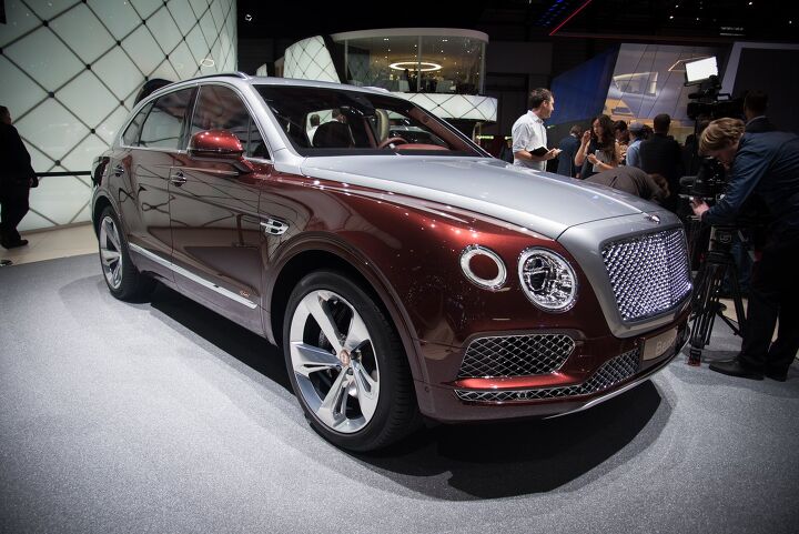 Bentley Bentayga Plug-In Hybrid Offers 31 Miles of EV Range