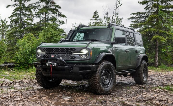 Ford Recalls 1,434 Bronco And Rangers For Lug Nuts That Aren't Tight