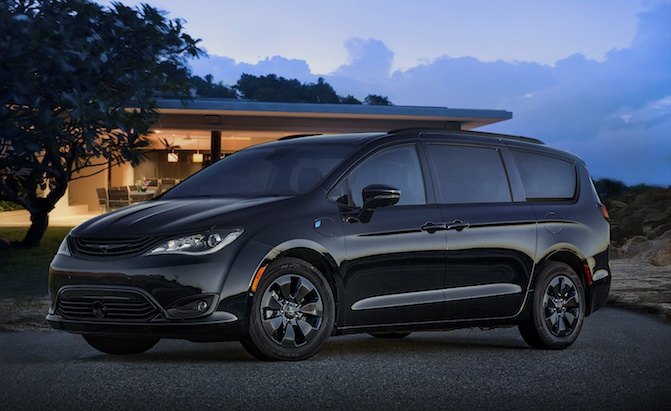 Report: Chrysler Pacifica Could Gain All-Wheel Drive in 2020