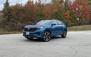 2024 Volkswagen Atlas Cross Sport Looks Good in Blue