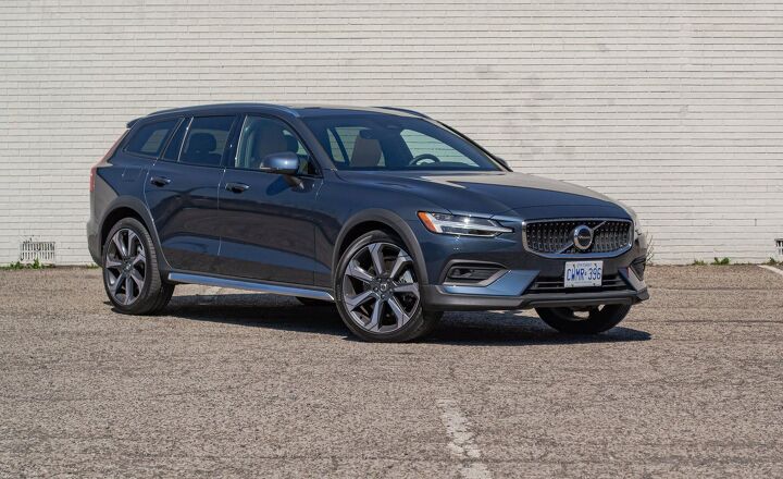 2023 Volvo V60 Cross Country B5 Review